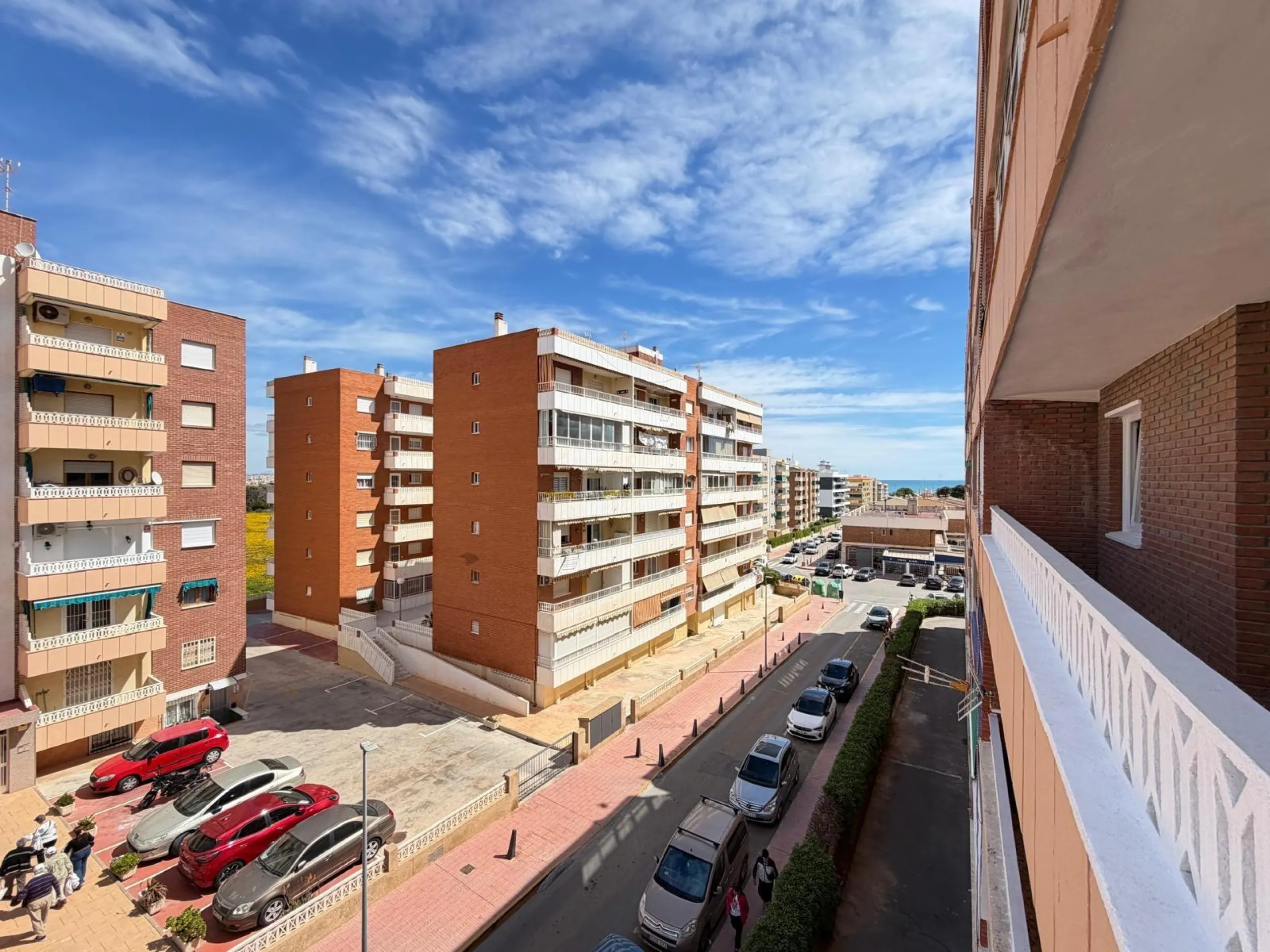 TOTALLY RENOVATED APARTMENT IN PUNTA PRIMA WITH SEA VIEWS. 3 BEDROOMS. 2 BATHROOMS. WITH A SURFACE AREA OF 91 M2.