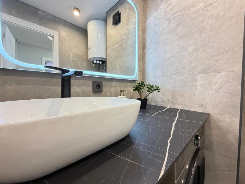 TOTALLY RENOVATED APARTMENT IN PUNTA PRIMA WITH SEA VIEWS. 3 BEDROOMS. 2 BATHROOMS. WITH A SURFACE AREA OF 91 M2.