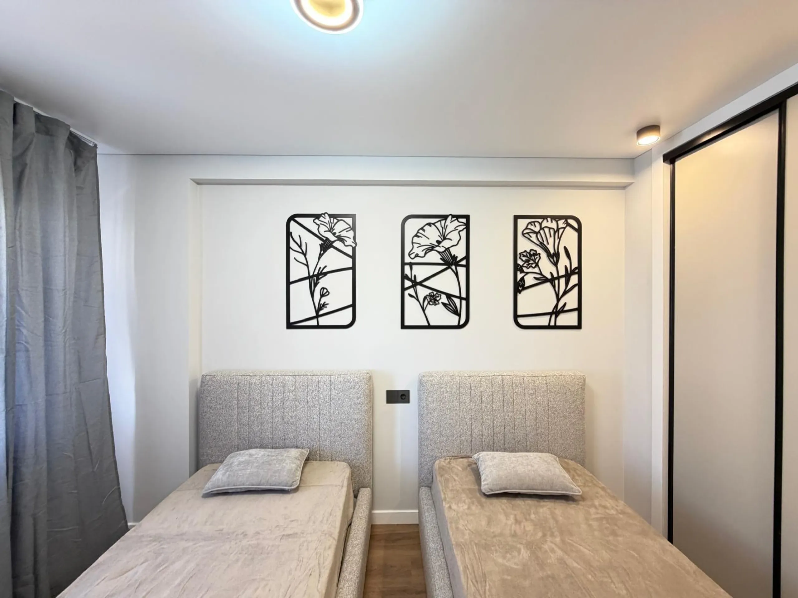 TOTALLY RENOVATED APARTMENT IN PUNTA PRIMA WITH SEA VIEWS. 3 BEDROOMS. 2 BATHROOMS. WITH A SURFACE AREA OF 91 M2.