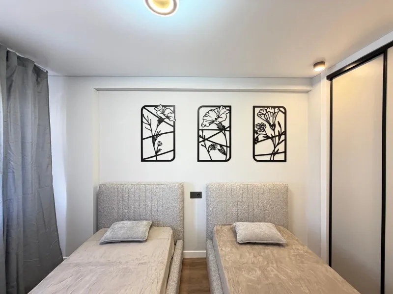 TOTALLY RENOVATED APARTMENT IN PUNTA PRIMA WITH SEA VIEWS. 3 BEDROOMS. 2 BATHROOMS. WITH A SURFACE AREA OF 91 M2.