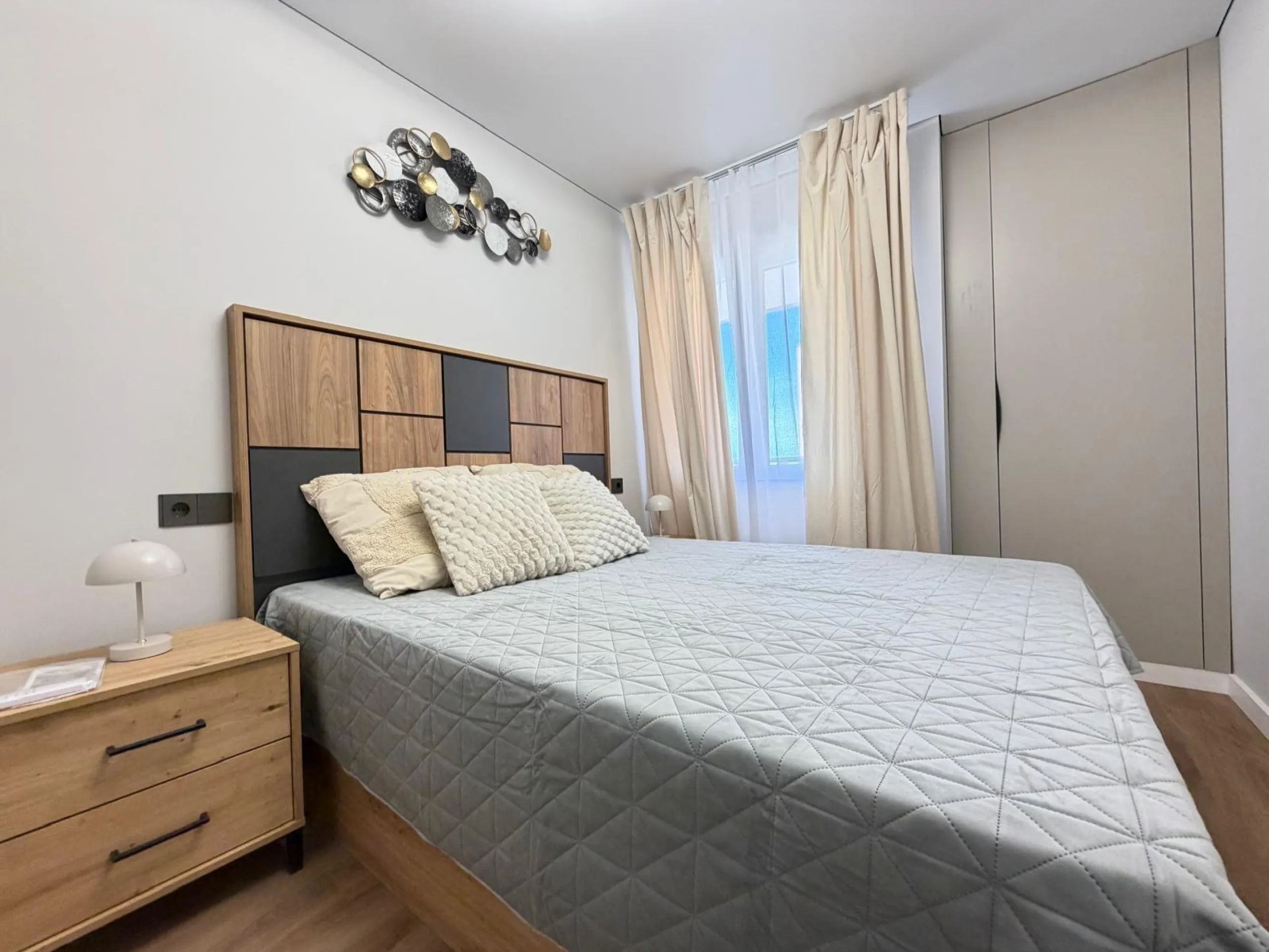 TOTALLY RENOVATED APARTMENT IN PUNTA PRIMA WITH SEA VIEWS. 3 BEDROOMS. 2 BATHROOMS. WITH A SURFACE AREA OF 91 M2.