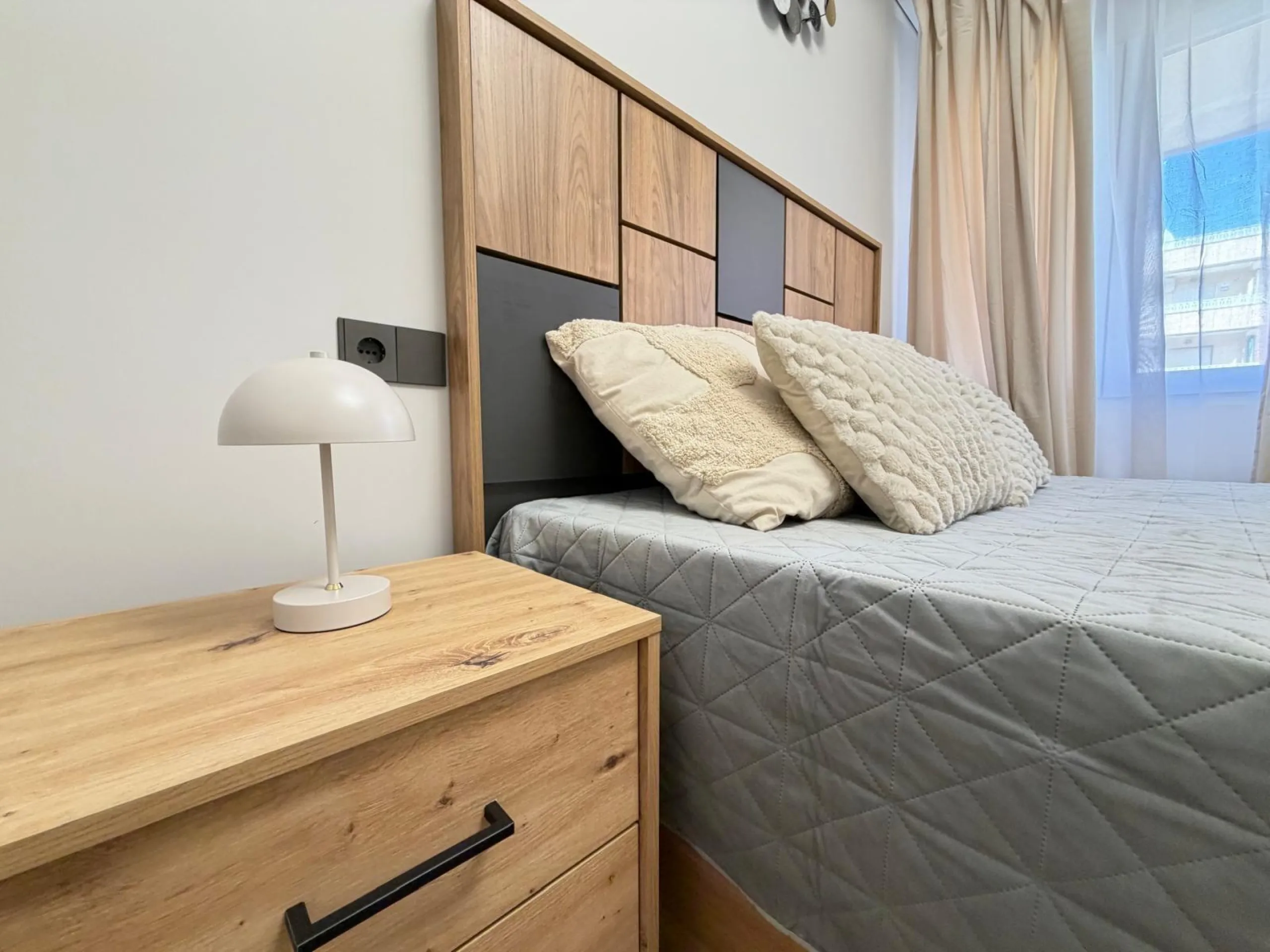 TOTALLY RENOVATED APARTMENT IN PUNTA PRIMA WITH SEA VIEWS. 3 BEDROOMS. 2 BATHROOMS. WITH A SURFACE AREA OF 91 M2.