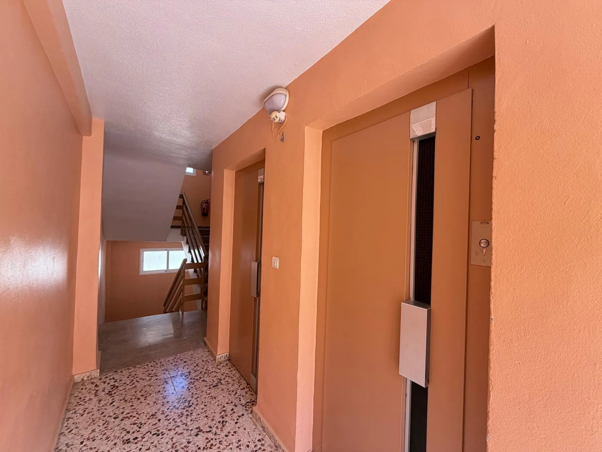 TOTALLY RENOVATED APARTMENT IN PUNTA PRIMA WITH SEA VIEWS. 3 BEDROOMS. 2 BATHROOMS. WITH A SURFACE AREA OF 91 M2.