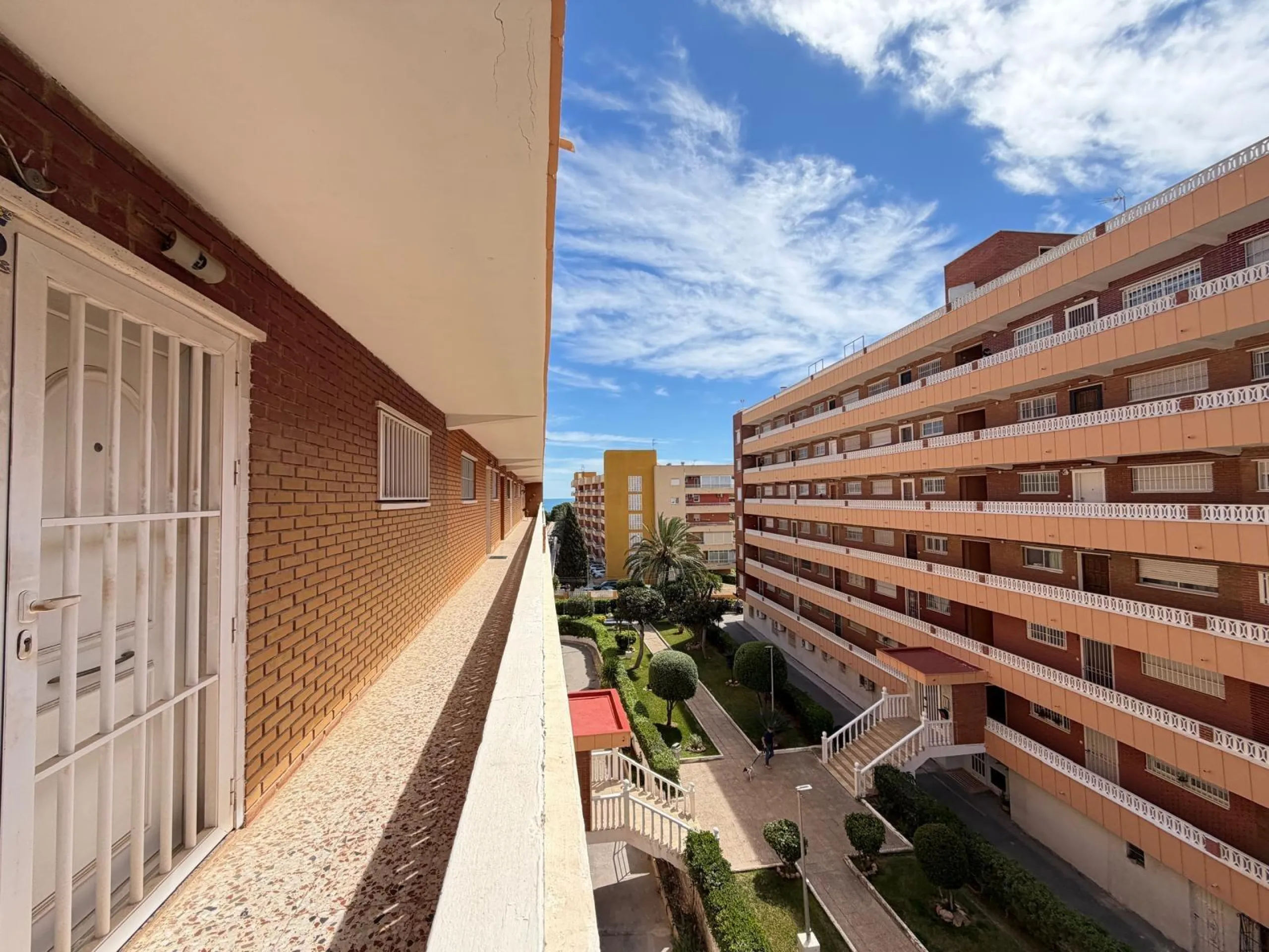 TOTALLY RENOVATED APARTMENT IN PUNTA PRIMA WITH SEA VIEWS. 3 BEDROOMS. 2 BATHROOMS. WITH A SURFACE AREA OF 91 M2.
