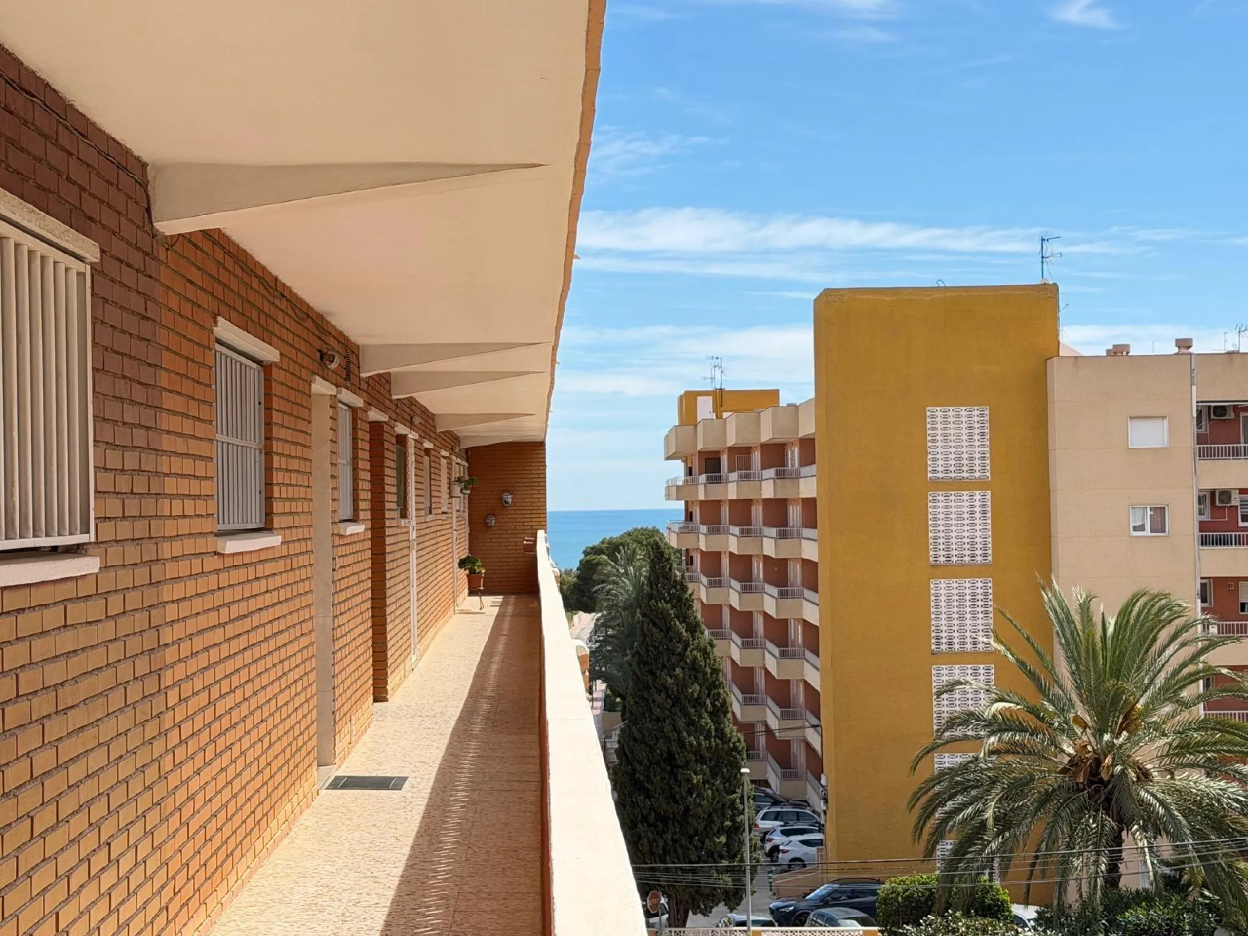 TOTALLY RENOVATED APARTMENT IN PUNTA PRIMA WITH SEA VIEWS. 3 BEDROOMS. 2 BATHROOMS. WITH A SURFACE AREA OF 91 M2.