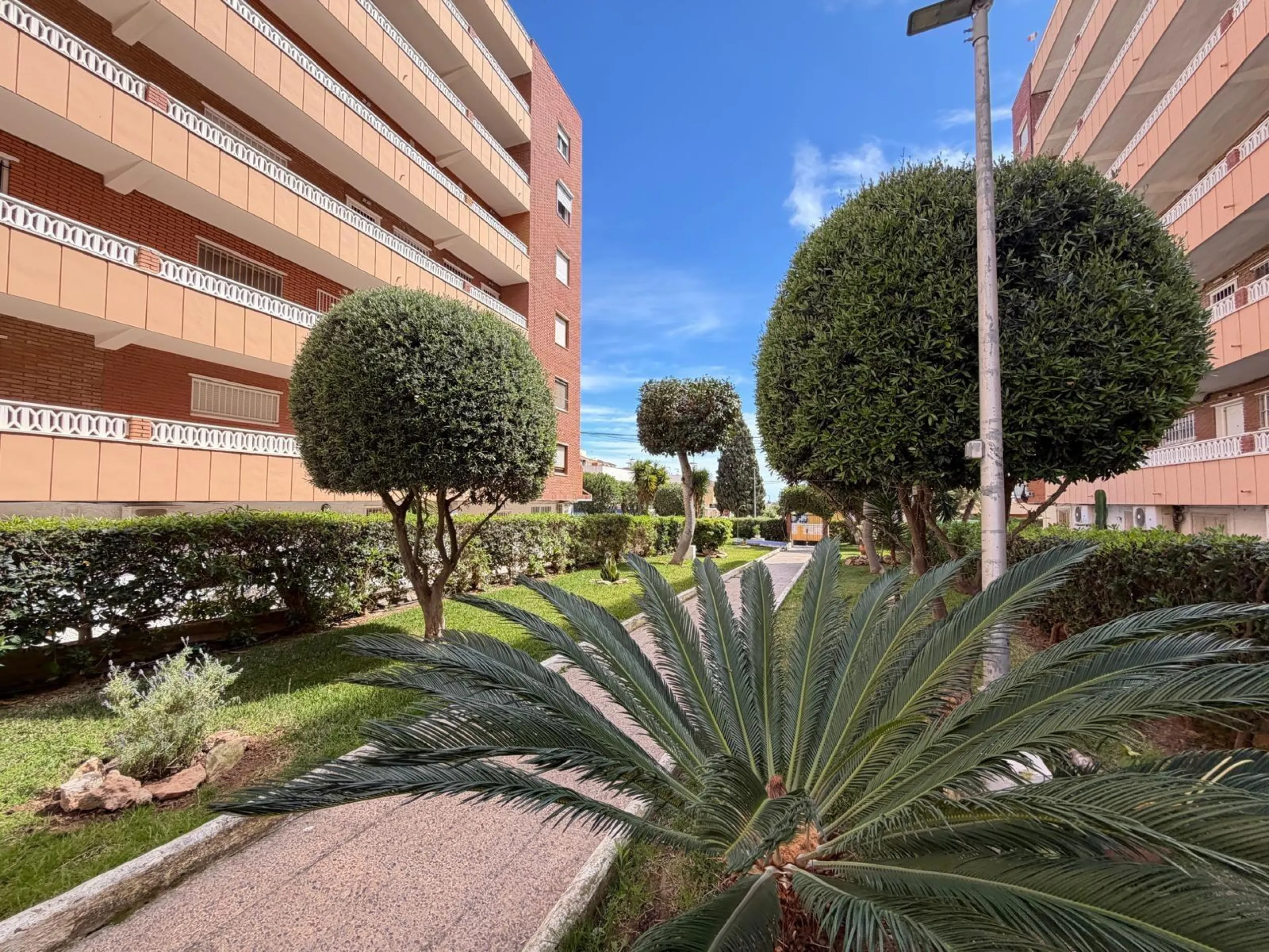 TOTALLY RENOVATED APARTMENT IN PUNTA PRIMA WITH SEA VIEWS. 3 BEDROOMS. 2 BATHROOMS. WITH A SURFACE AREA OF 91 M2.