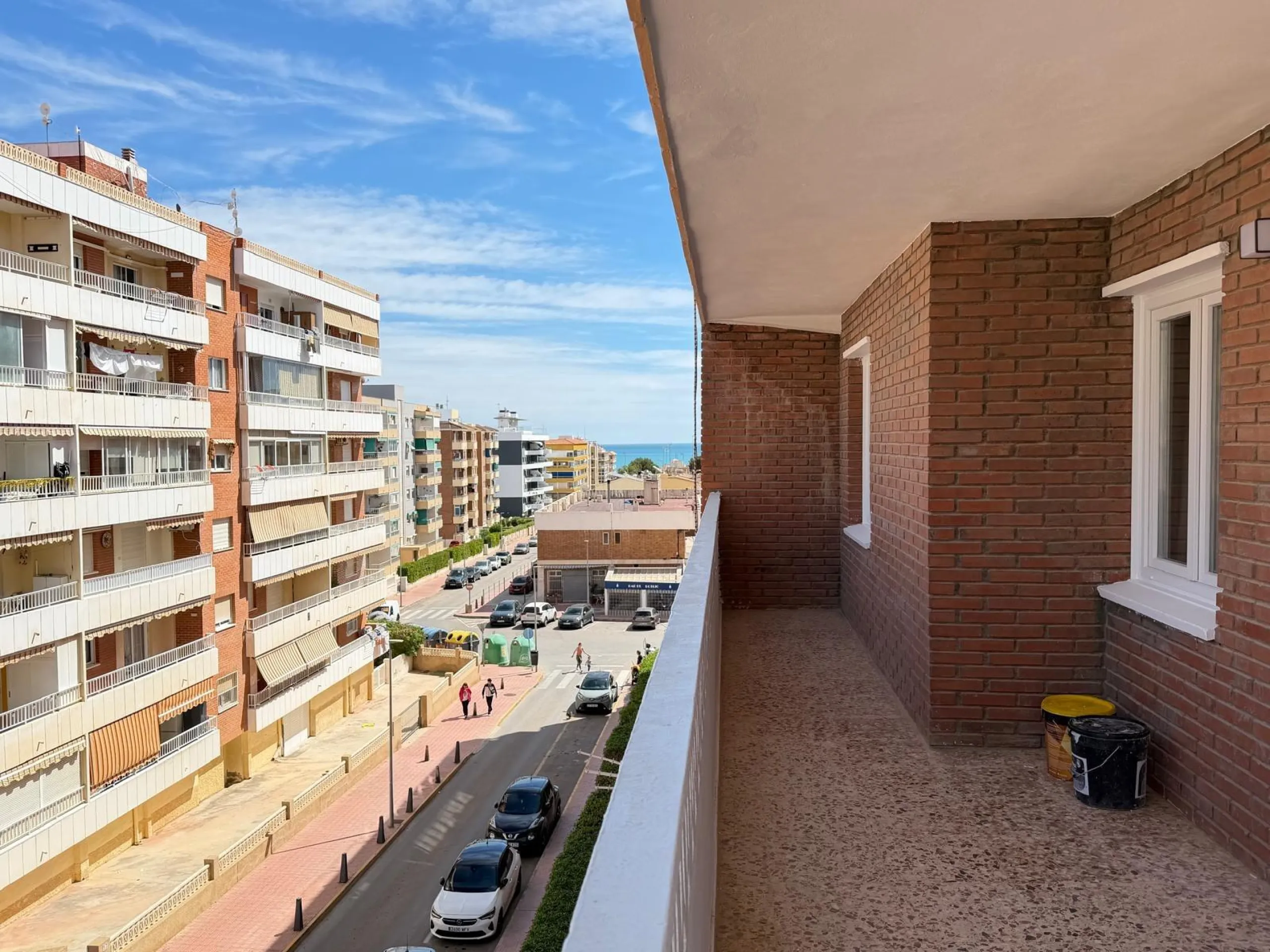 TOTALLY RENOVATED APARTMENT IN PUNTA PRIMA WITH SEA VIEWS. 3 BEDROOMS. 2 BATHROOMS. WITH A SURFACE AREA OF 91 M2.
