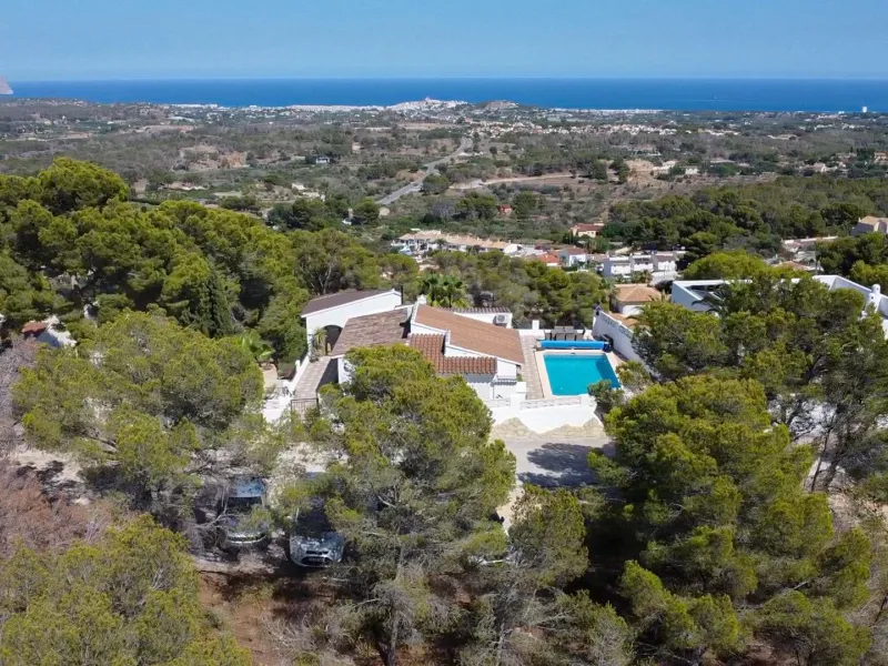 Beautiful villa with panoramic sea views in La Nucia