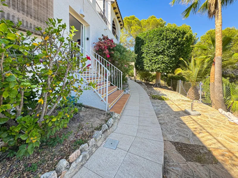 Beautiful villa with panoramic sea views in La Nucia