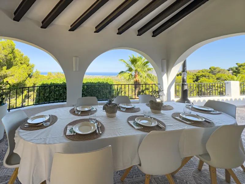 Beautiful villa with panoramic sea views in La Nucia