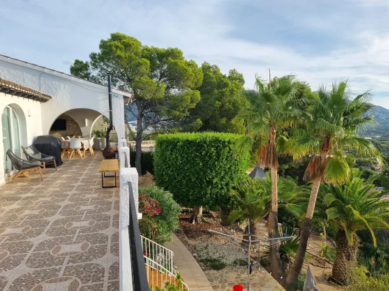 Beautiful villa with panoramic sea views in La Nucia