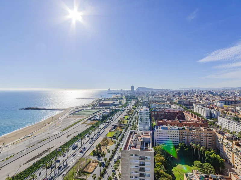 High-Rise Apartment with Terrace and Panoramic Views in Diagonal Mar, Barcelona