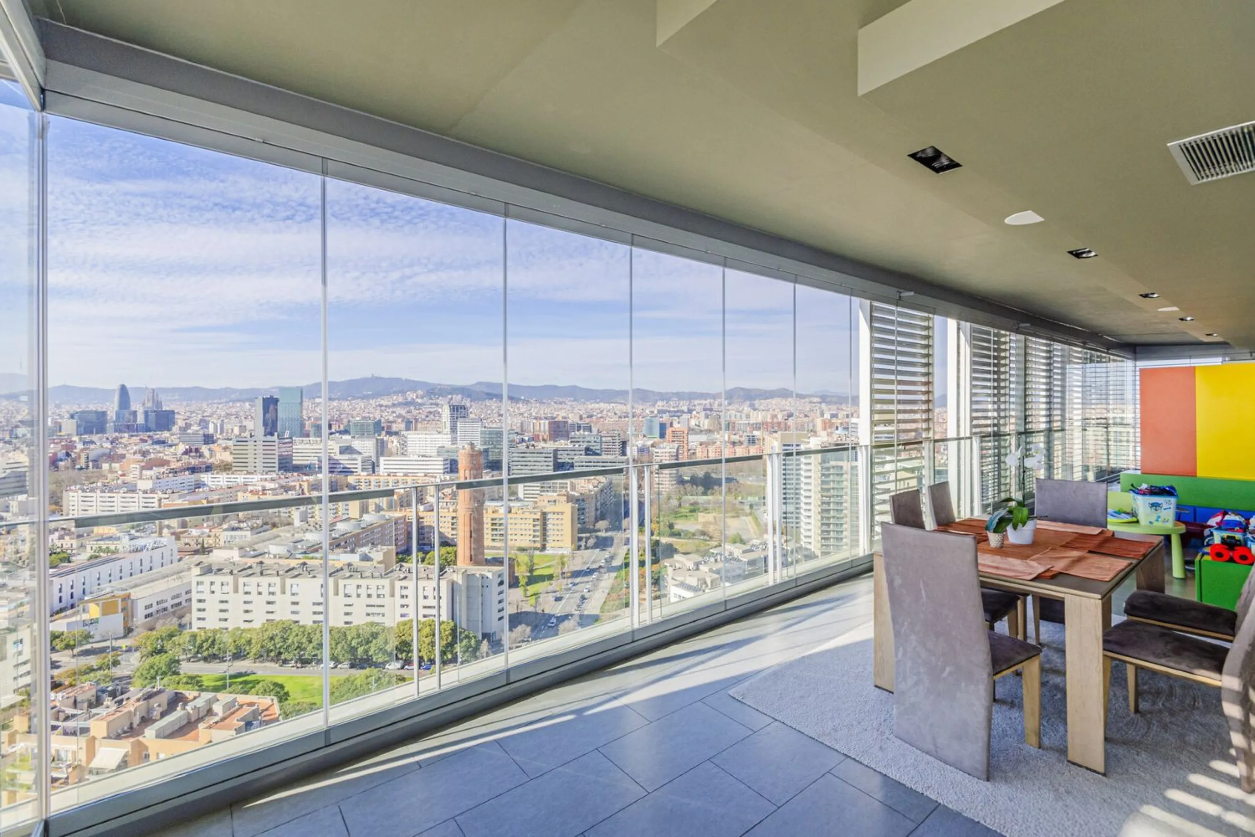 High-Rise Apartment with Terrace and Panoramic Views in Diagonal Mar, Barcelona