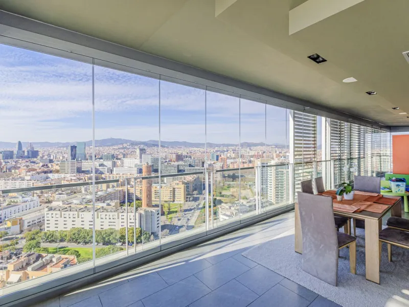 High-Rise Apartment with Terrace and Panoramic Views in Diagonal Mar, Barcelona