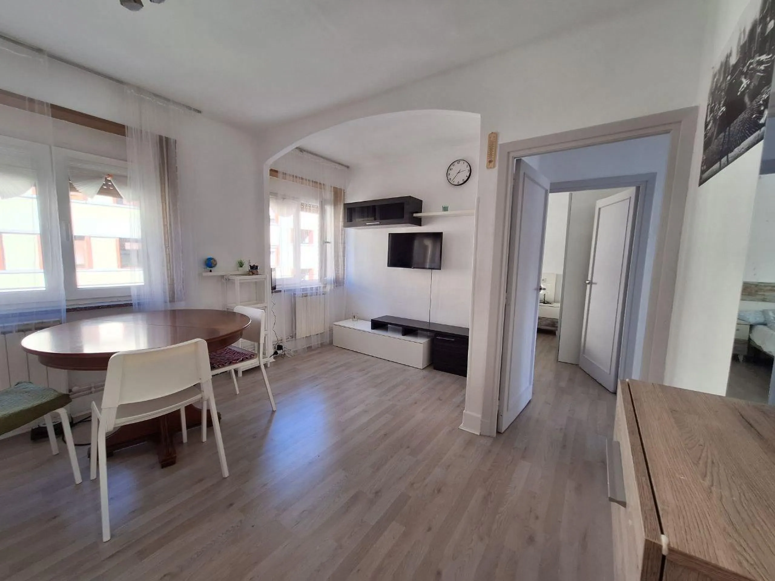Piso de 3 habitaciones en Langreo — luminoso y en buen estado