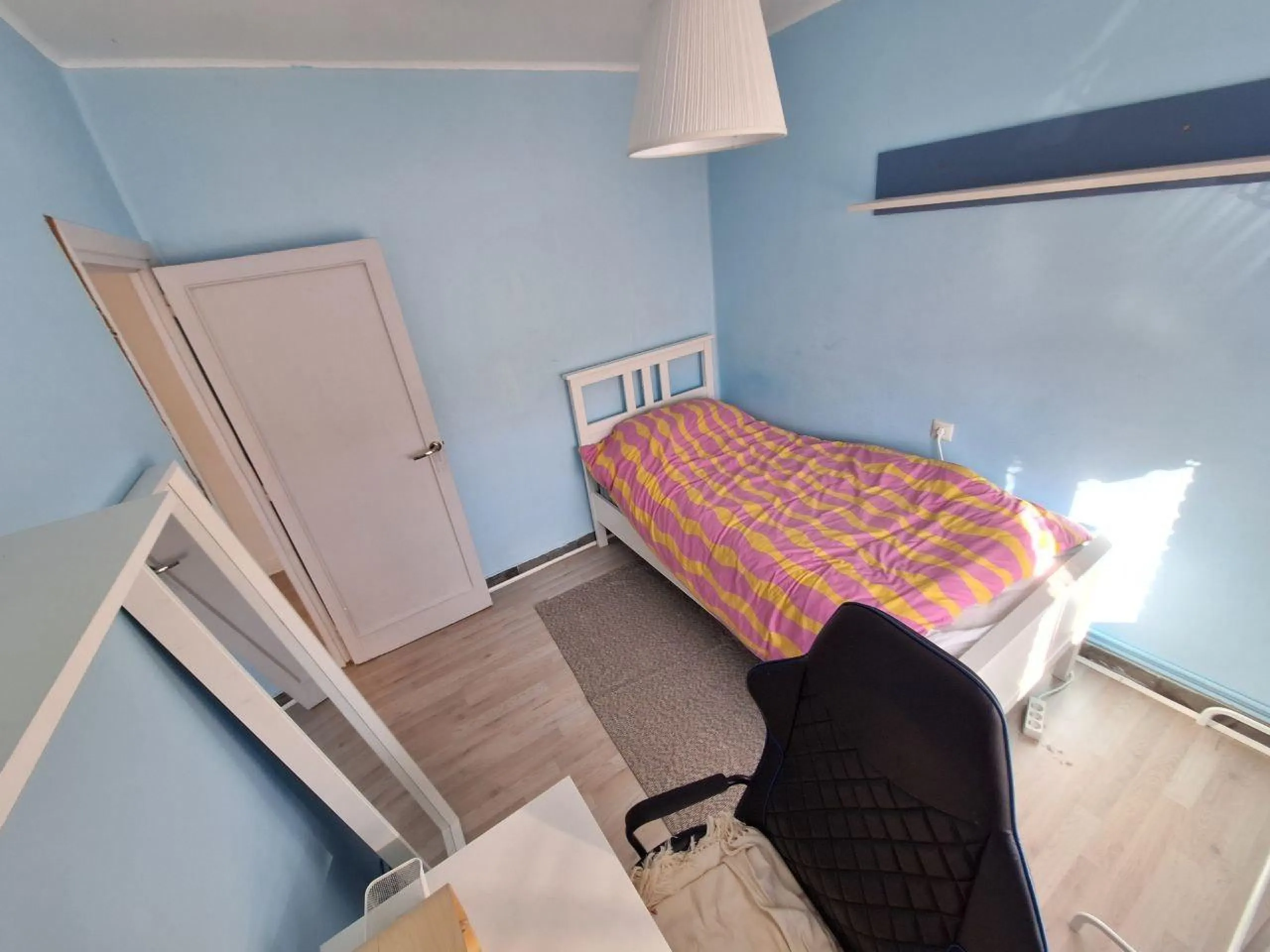 Piso de 3 habitaciones en Langreo — luminoso y en buen estado