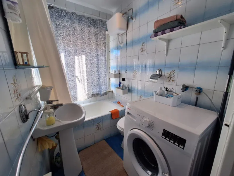 Piso de 3 habitaciones en Langreo — luminoso y en buen estado