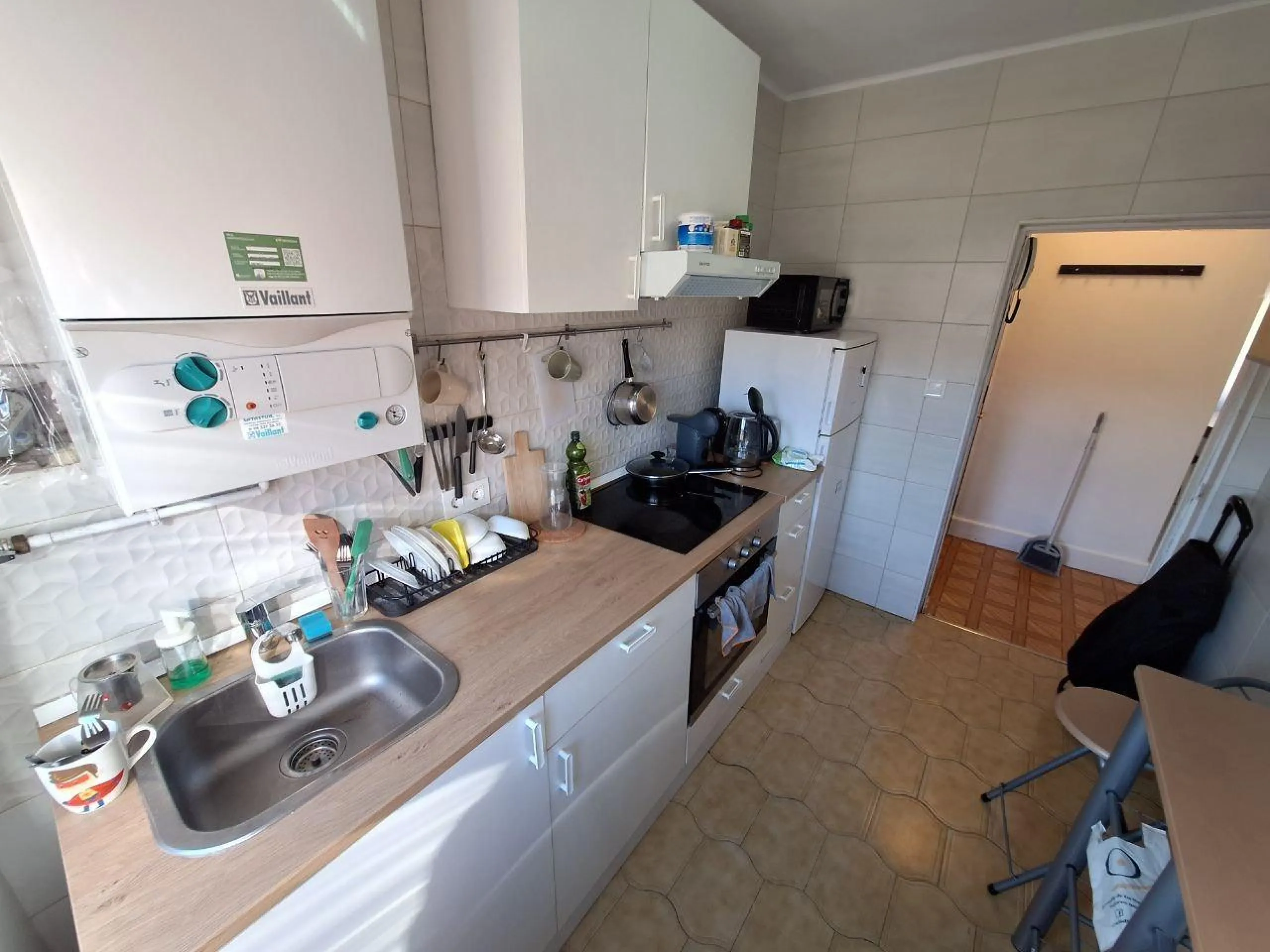 Piso de 3 habitaciones en Langreo — luminoso y en buen estado