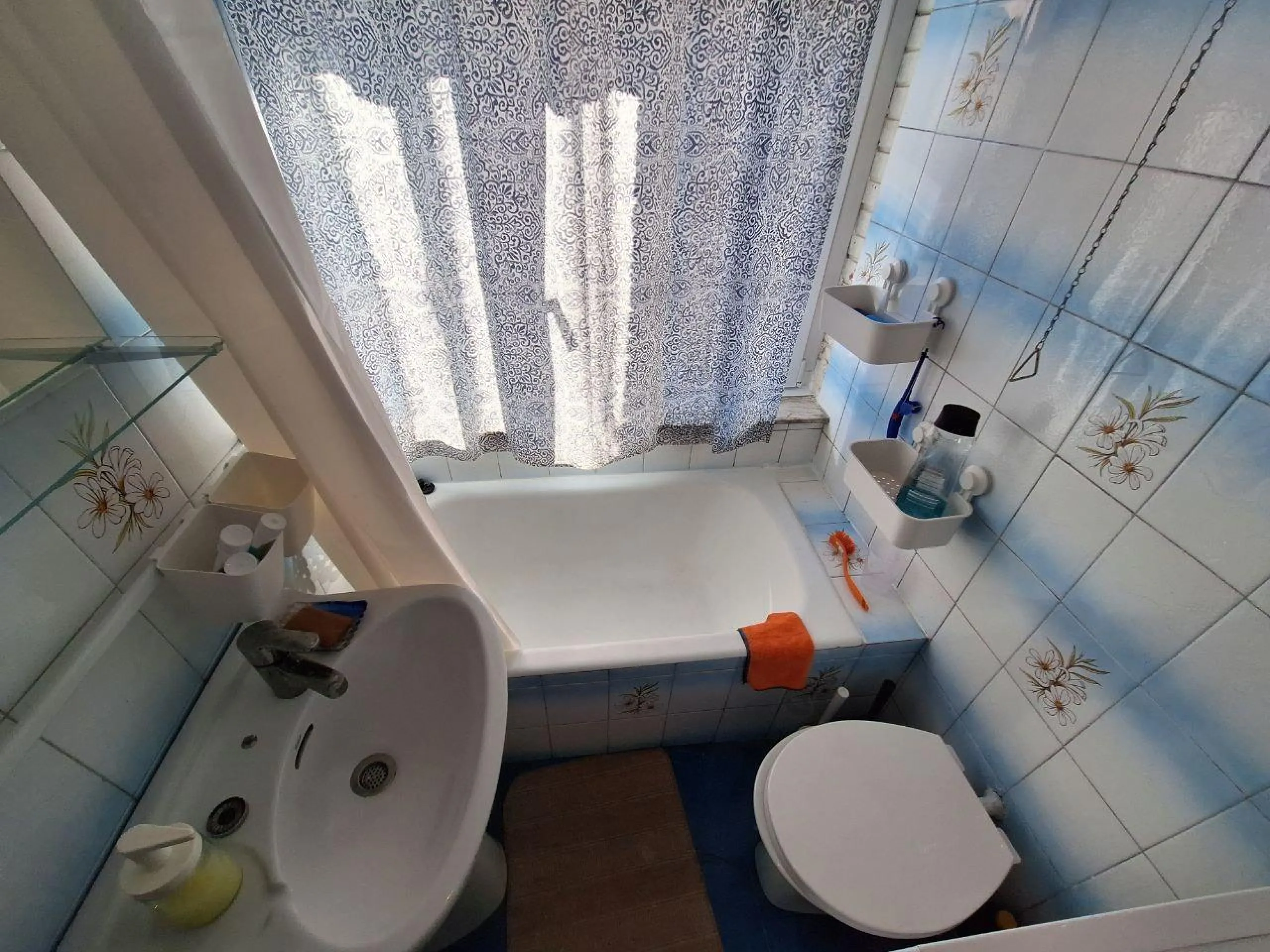 Piso de 3 habitaciones en Langreo — luminoso y en buen estado