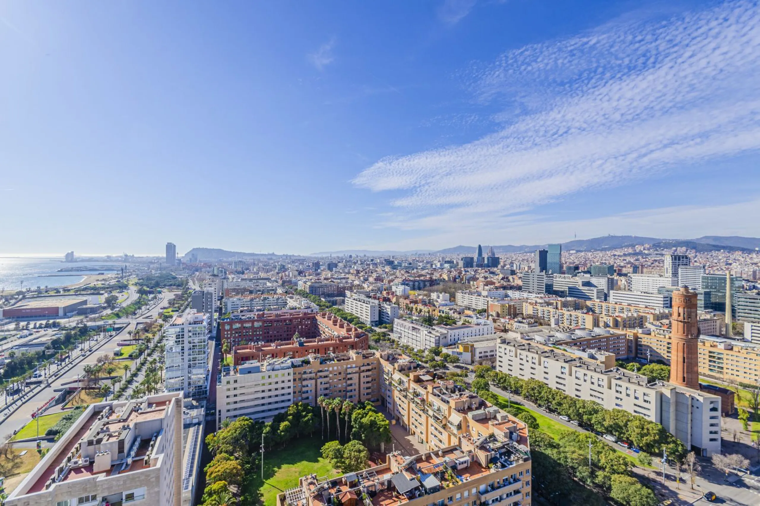 High-Rise Apartment with Terrace and Panoramic Views in Diagonal Mar, Barcelona