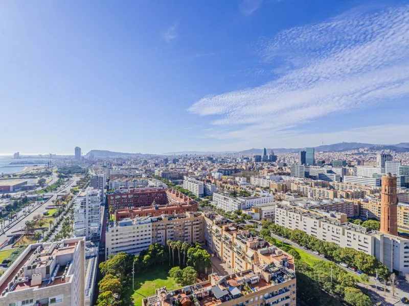 High-Rise Apartment with Terrace and Panoramic Views in Diagonal Mar, Barcelona