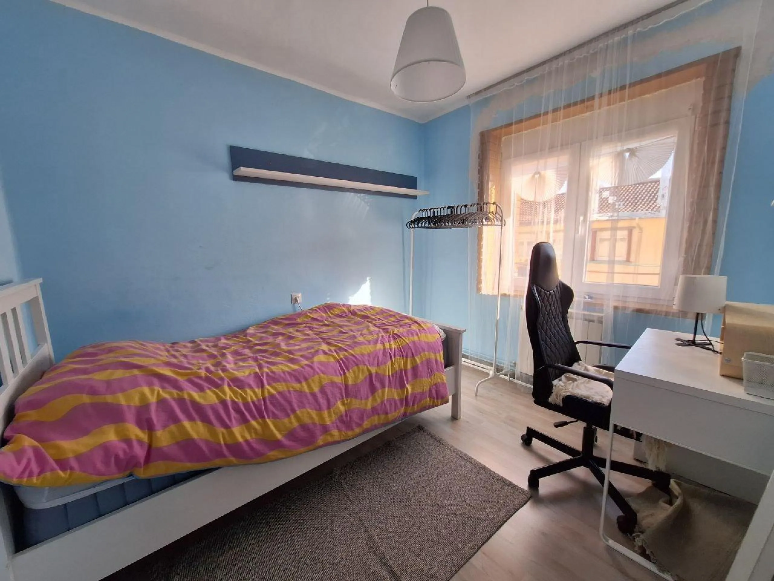 Piso de 3 habitaciones en Langreo — luminoso y en buen estado