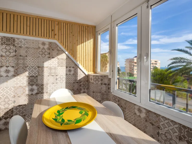 REFORMADO APARTAMENTO DE 2 HABITACIONES A ESCASOS METROS DEL MAR