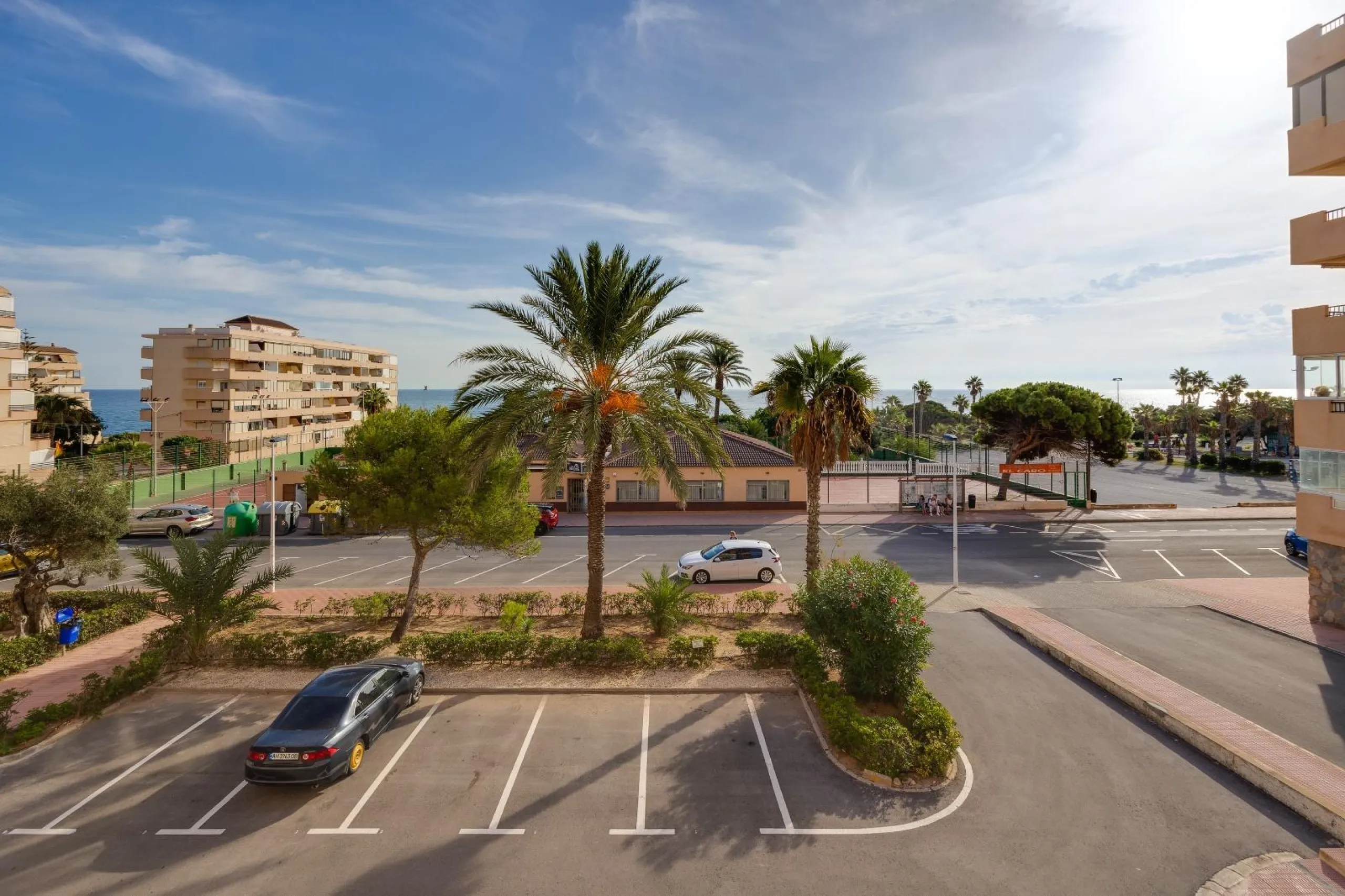 REFORMADO APARTAMENTO DE 2 HABITACIONES A ESCASOS METROS DEL MAR