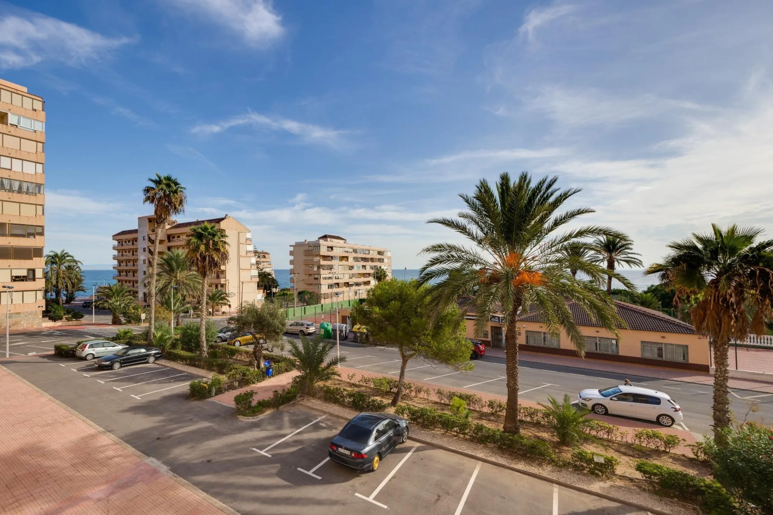 REFORMADO APARTAMENTO DE 2 HABITACIONES A ESCASOS METROS DEL MAR