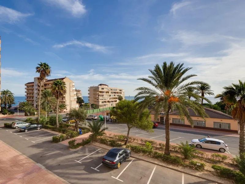 REFORMADO APARTAMENTO DE 2 HABITACIONES A ESCASOS METROS DEL MAR
