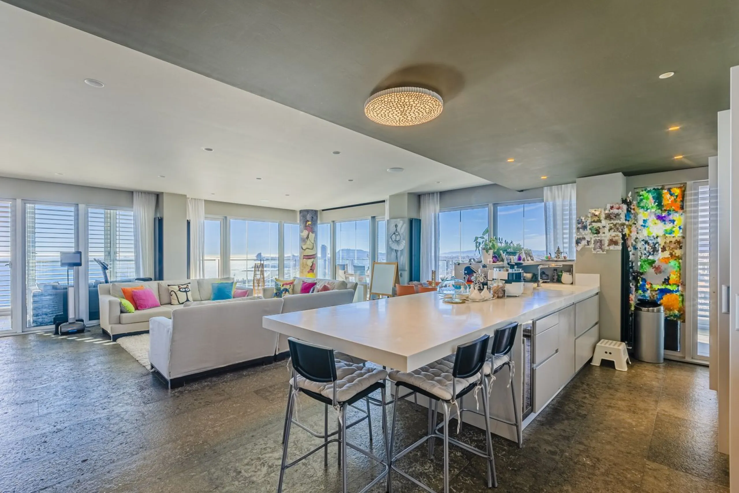 High-Rise Apartment with Terrace and Panoramic Views in Diagonal Mar, Barcelona