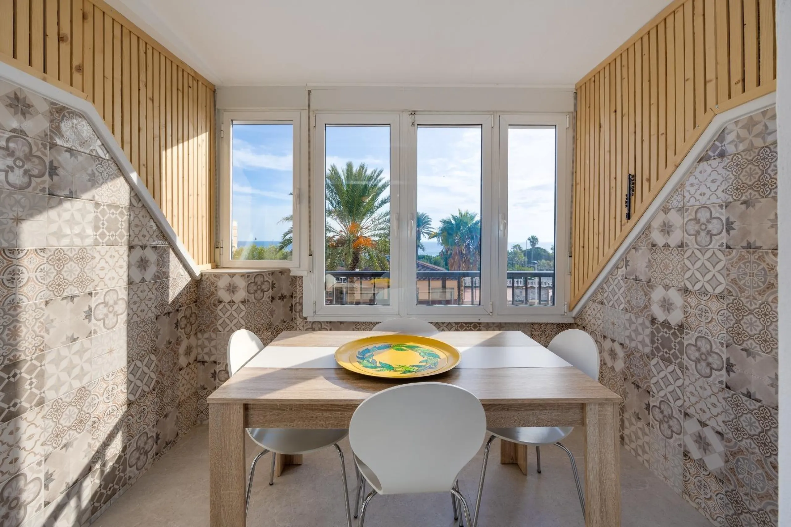 REFORMADO APARTAMENTO DE 2 HABITACIONES A ESCASOS METROS DEL MAR
