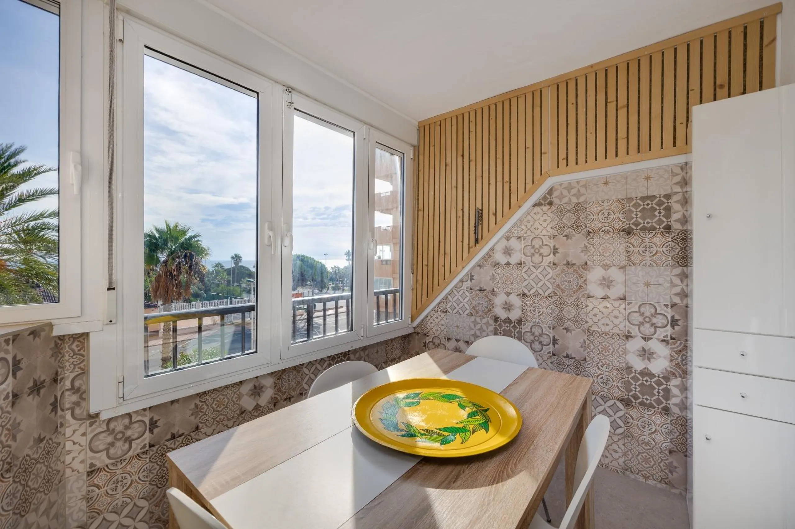 REFORMADO APARTAMENTO DE 2 HABITACIONES A ESCASOS METROS DEL MAR
