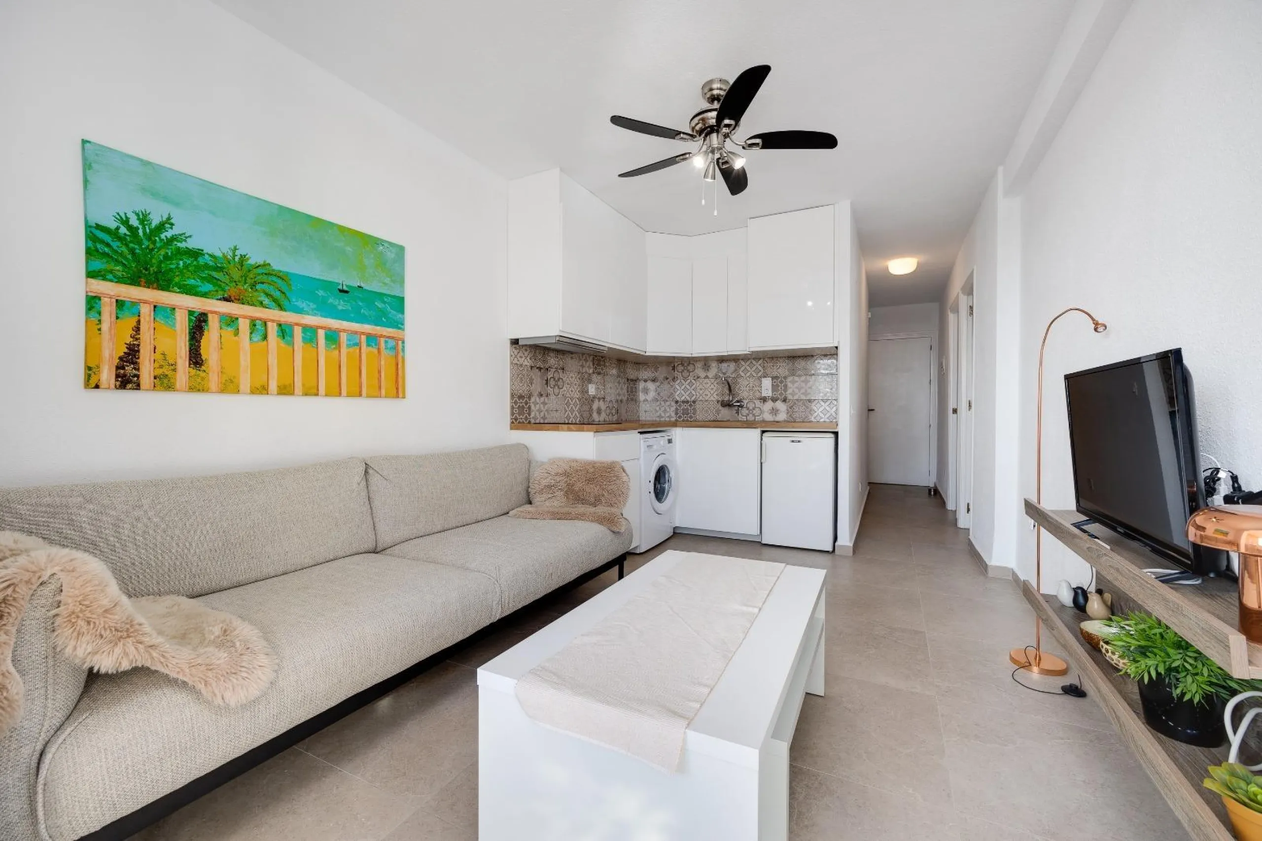 REFORMADO APARTAMENTO DE 2 HABITACIONES A ESCASOS METROS DEL MAR