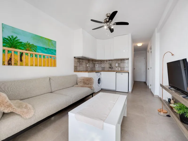 REFORMADO APARTAMENTO DE 2 HABITACIONES A ESCASOS METROS DEL MAR