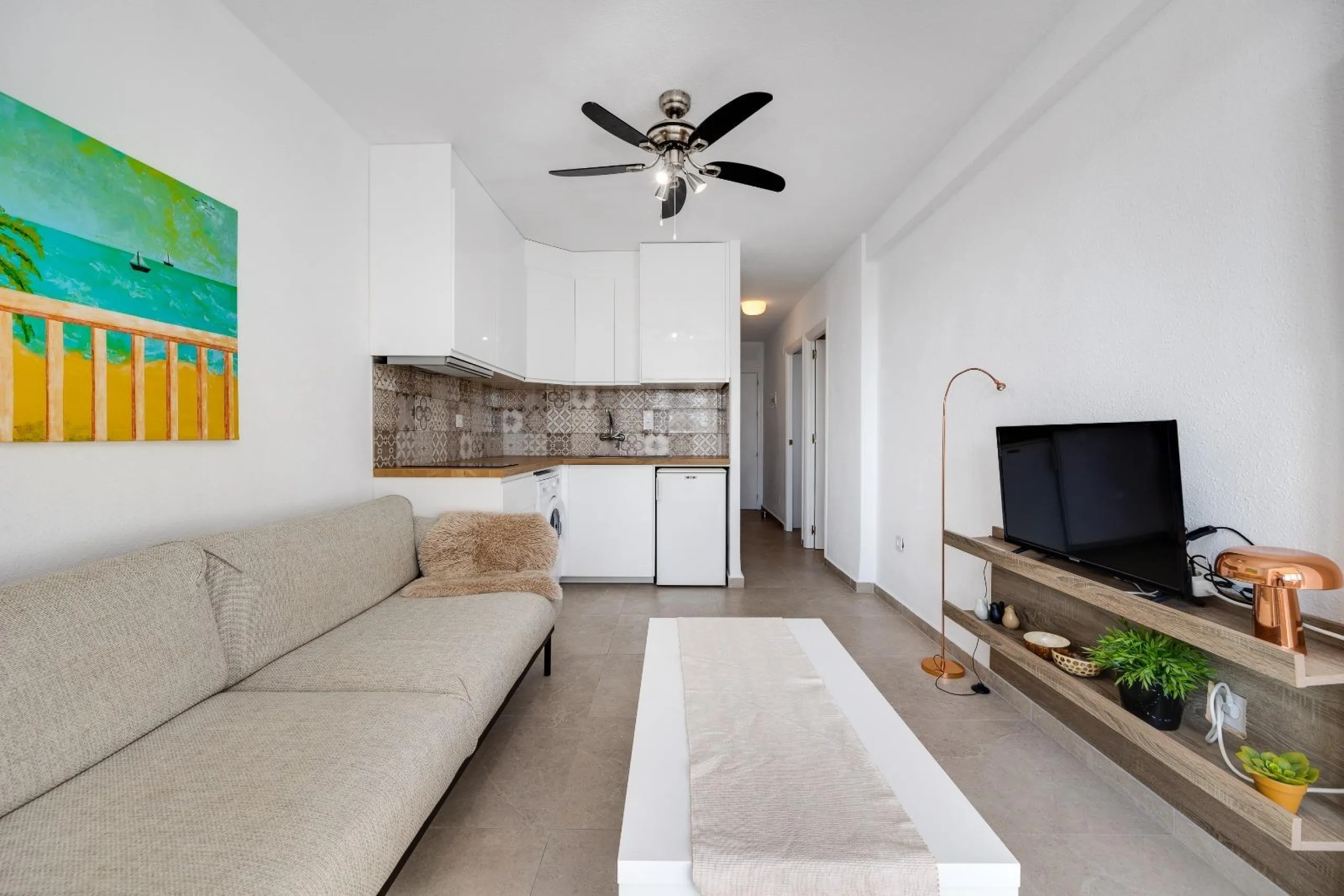 REFORMADO APARTAMENTO DE 2 HABITACIONES A ESCASOS METROS DEL MAR