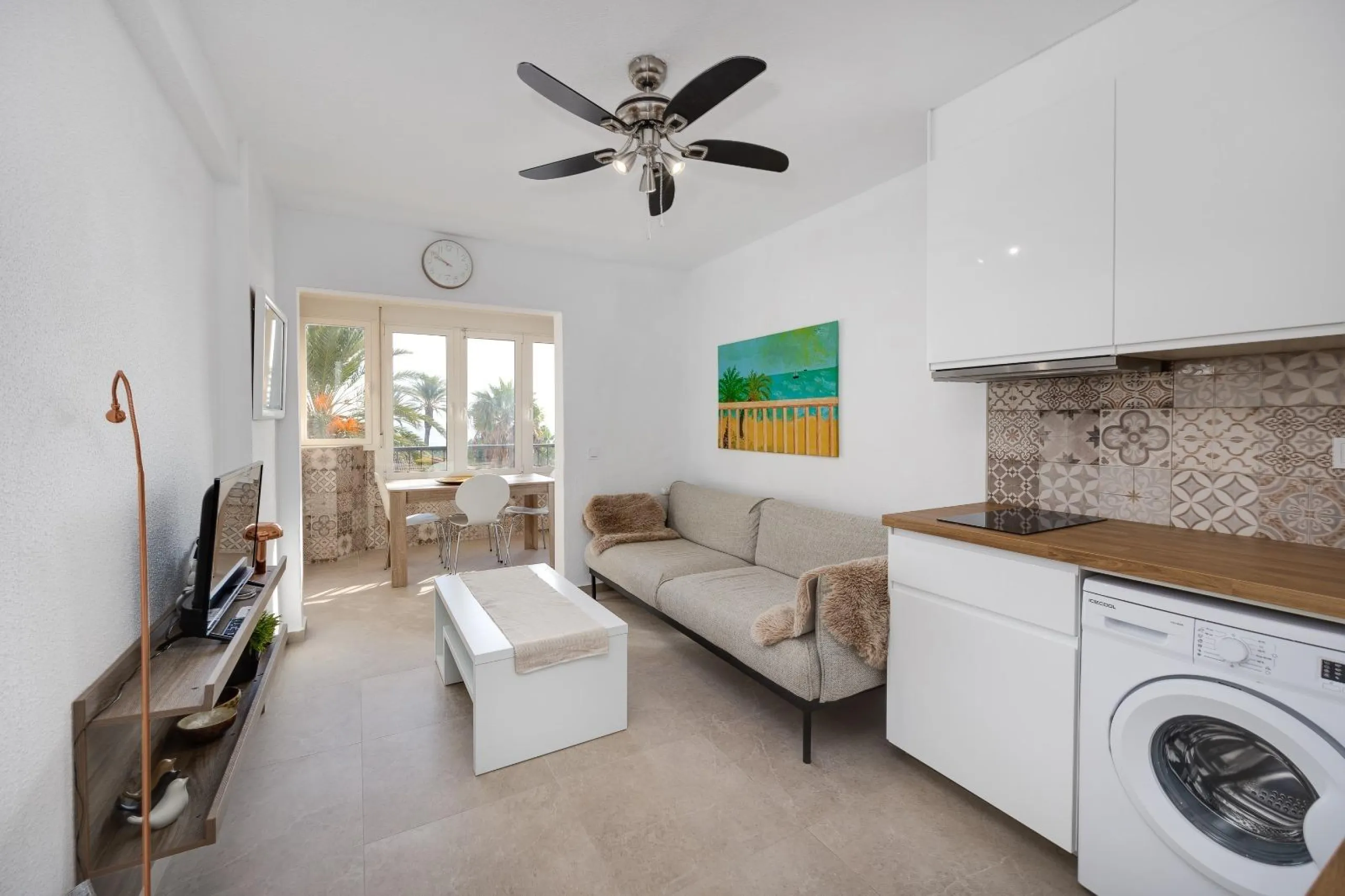 REFORMADO APARTAMENTO DE 2 HABITACIONES A ESCASOS METROS DEL MAR
