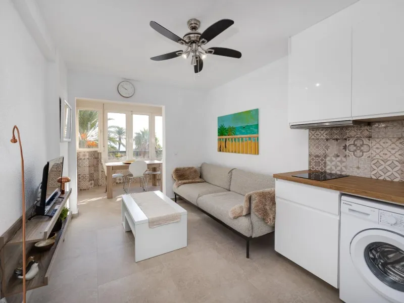 REFORMADO APARTAMENTO DE 2 HABITACIONES A ESCASOS METROS DEL MAR