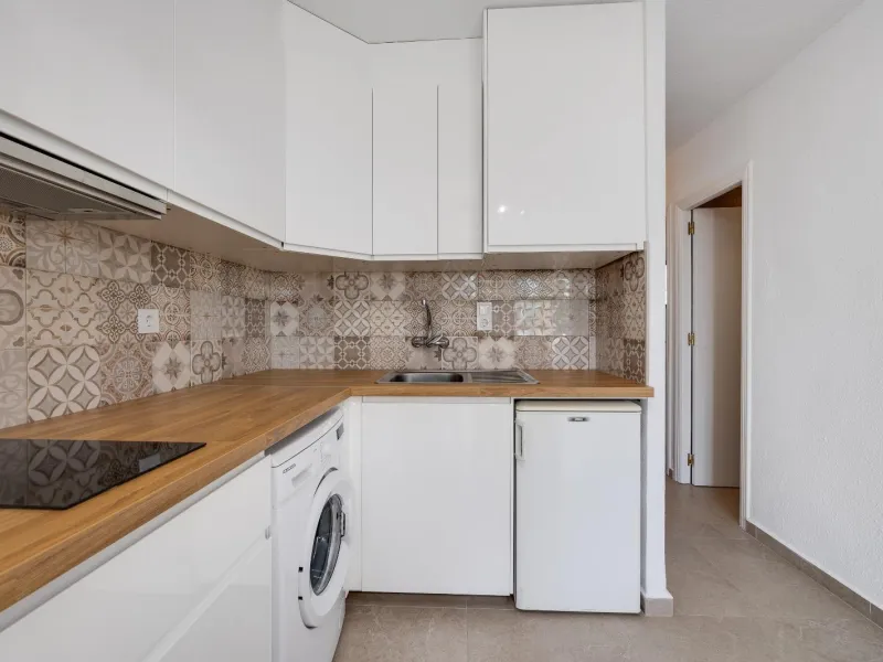 REFORMADO APARTAMENTO DE 2 HABITACIONES A ESCASOS METROS DEL MAR