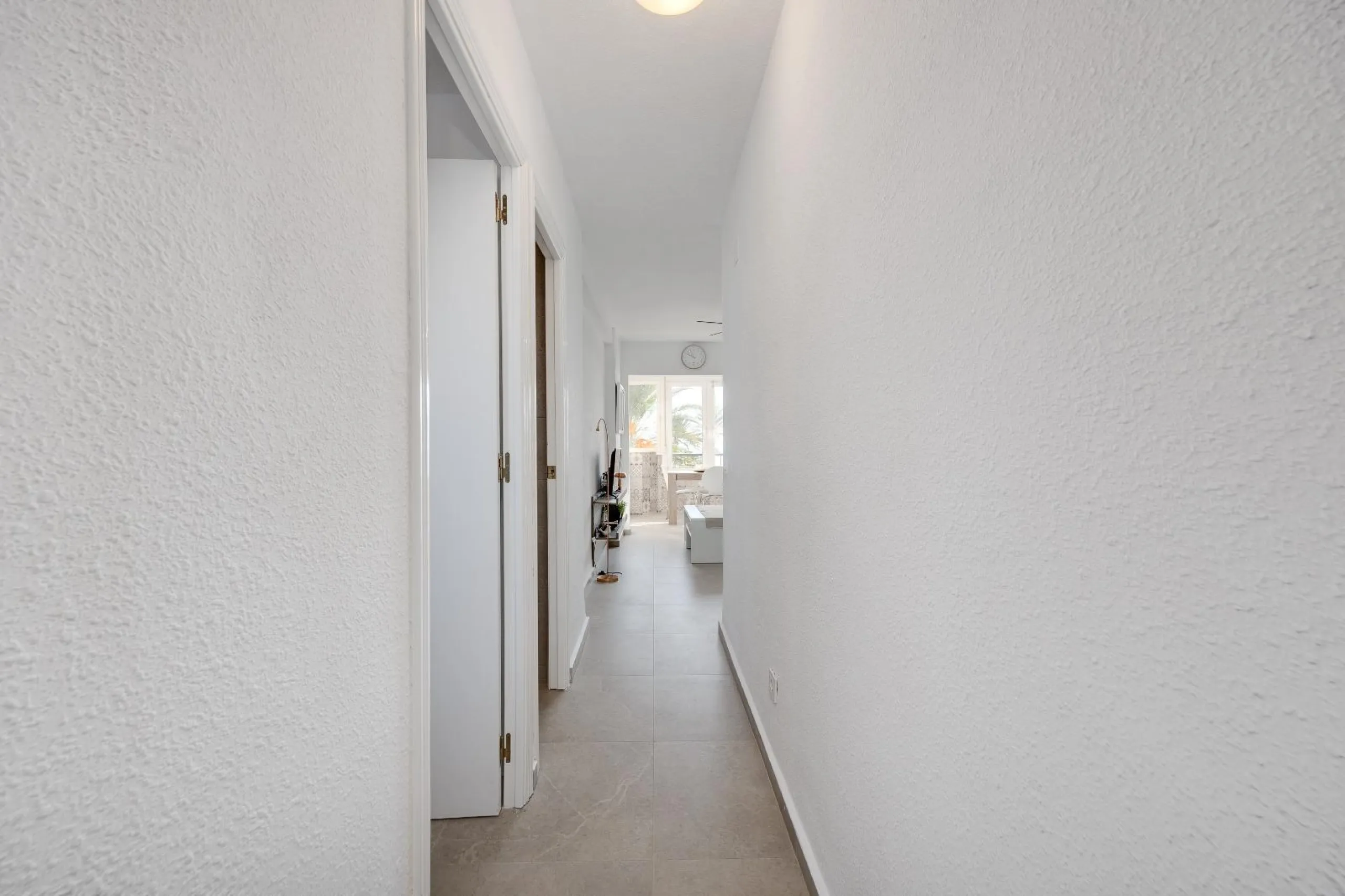 REFORMADO APARTAMENTO DE 2 HABITACIONES A ESCASOS METROS DEL MAR