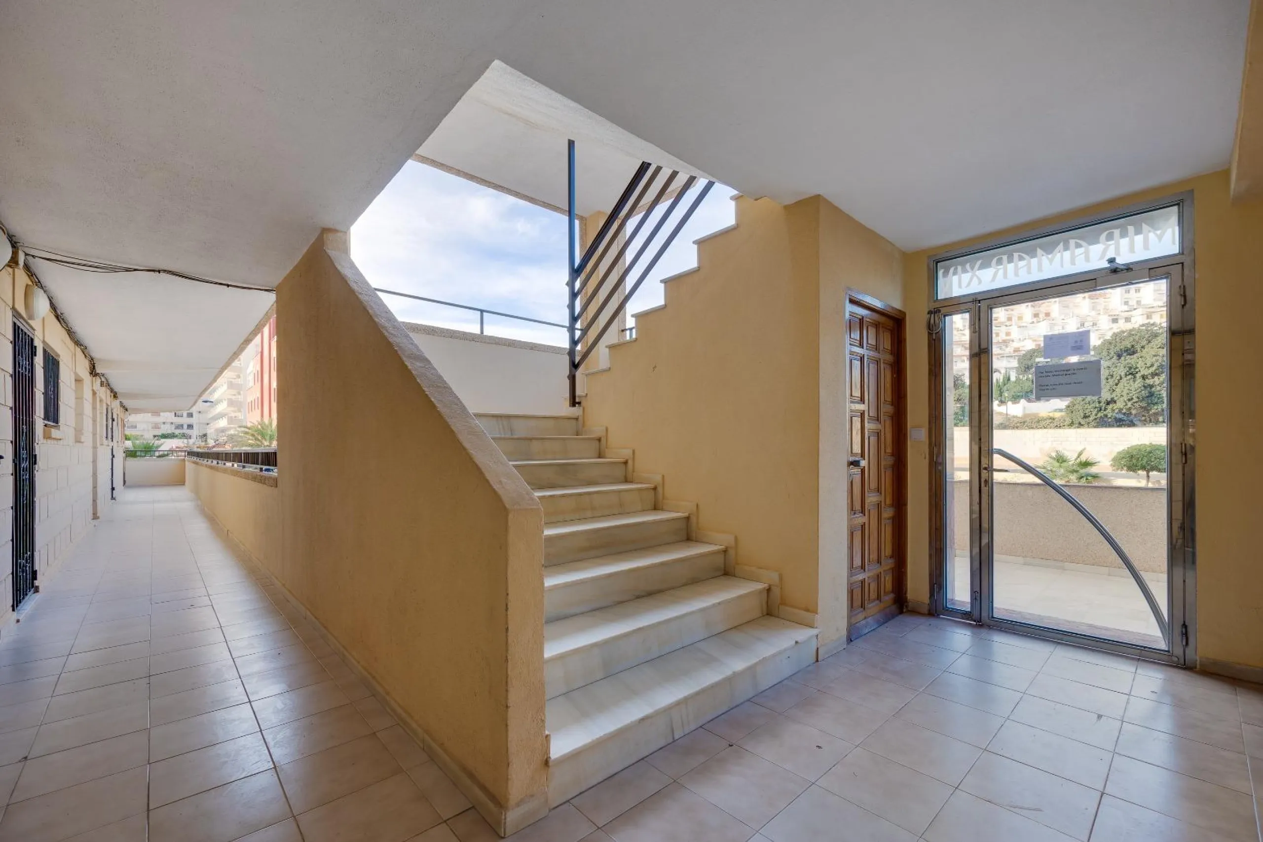 REFORMADO APARTAMENTO DE 2 HABITACIONES A ESCASOS METROS DEL MAR