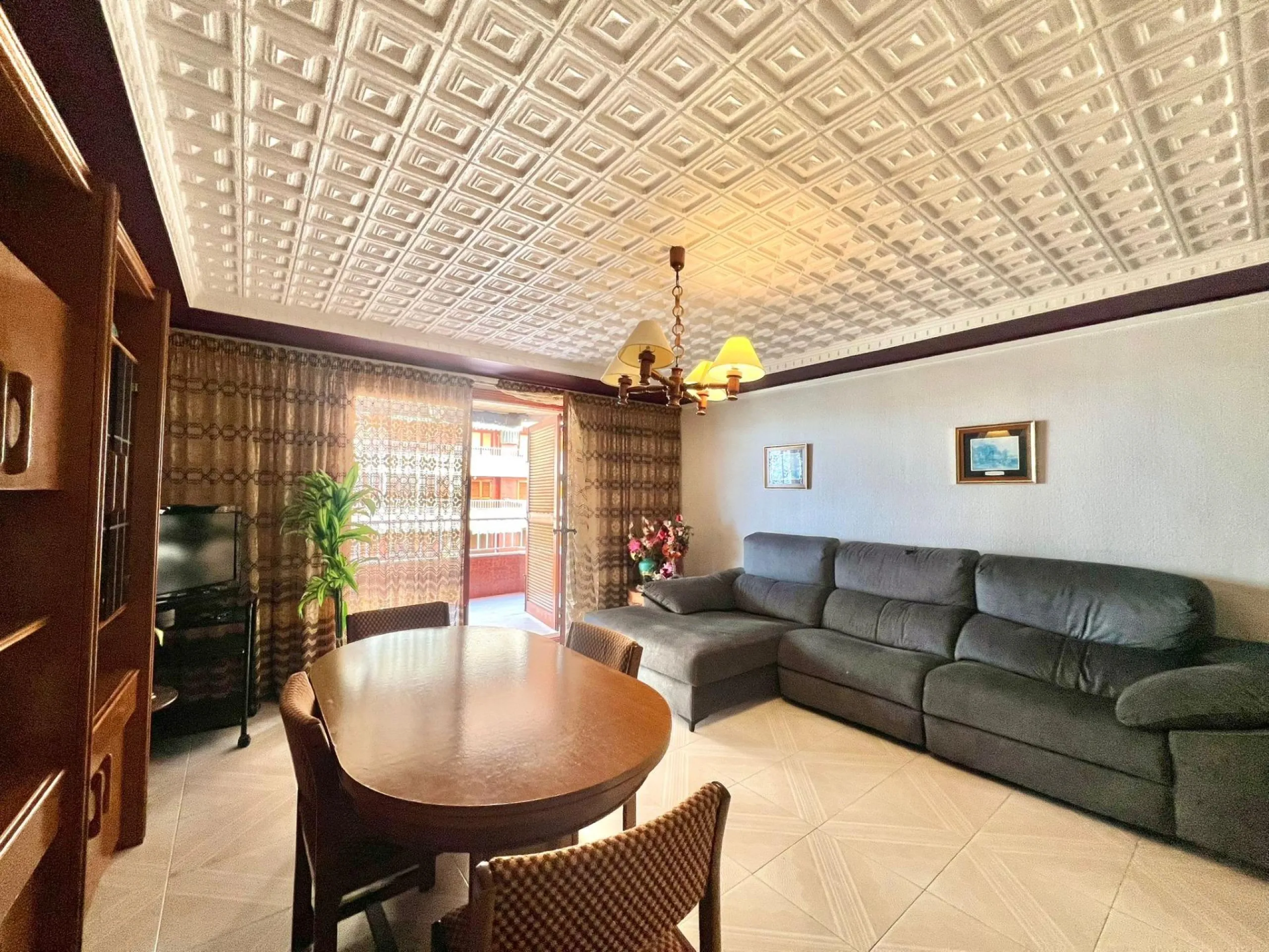 3 BEDROOM, 1 BATHROOM AND 1 TOILET APARTMENT WITH SEA VIEWS