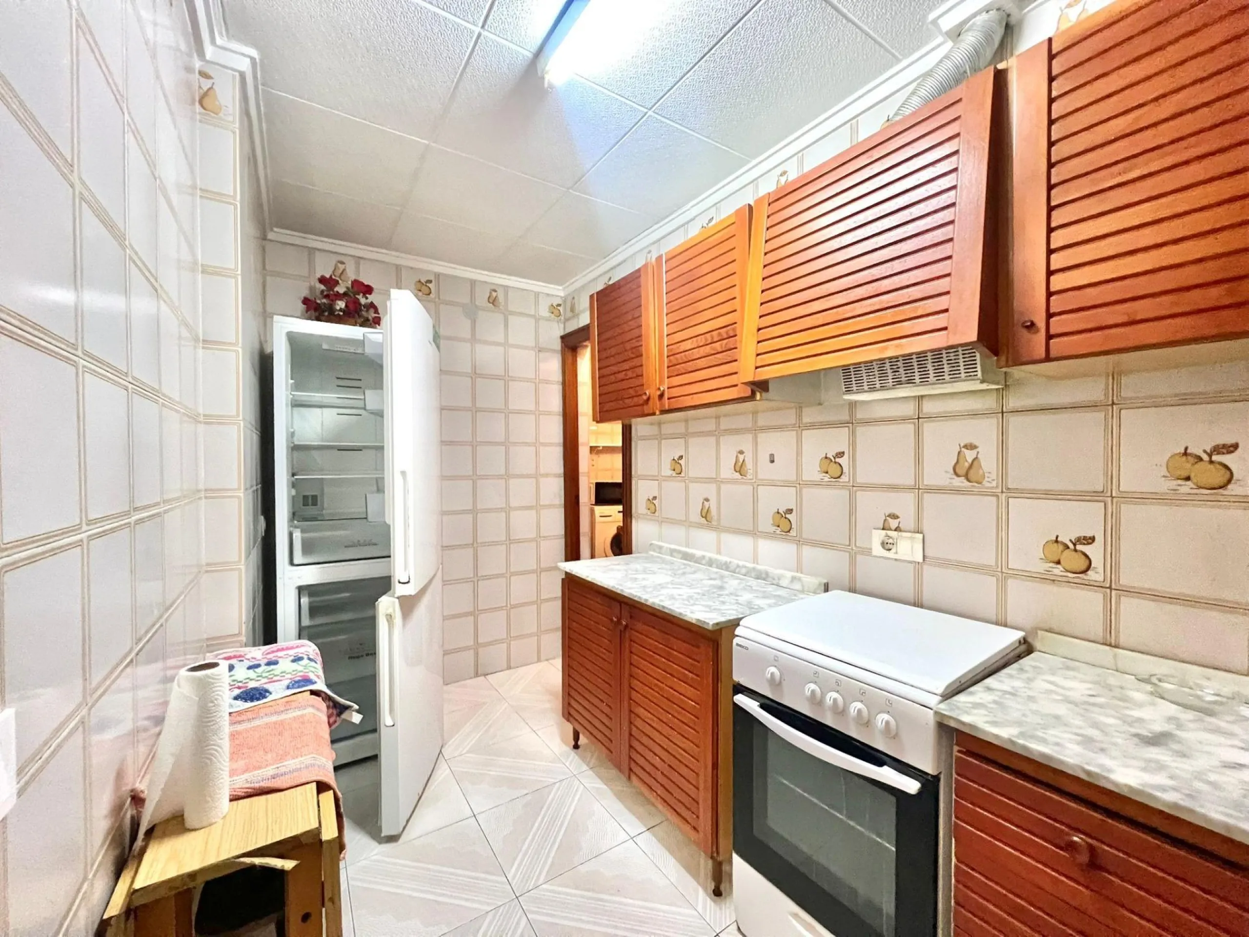 3 BEDROOM, 1 BATHROOM AND 1 TOILET APARTMENT WITH SEA VIEWS