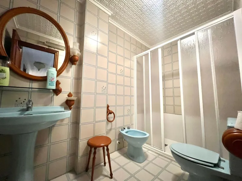 3 BEDROOM, 1 BATHROOM AND 1 TOILET APARTMENT WITH SEA VIEWS