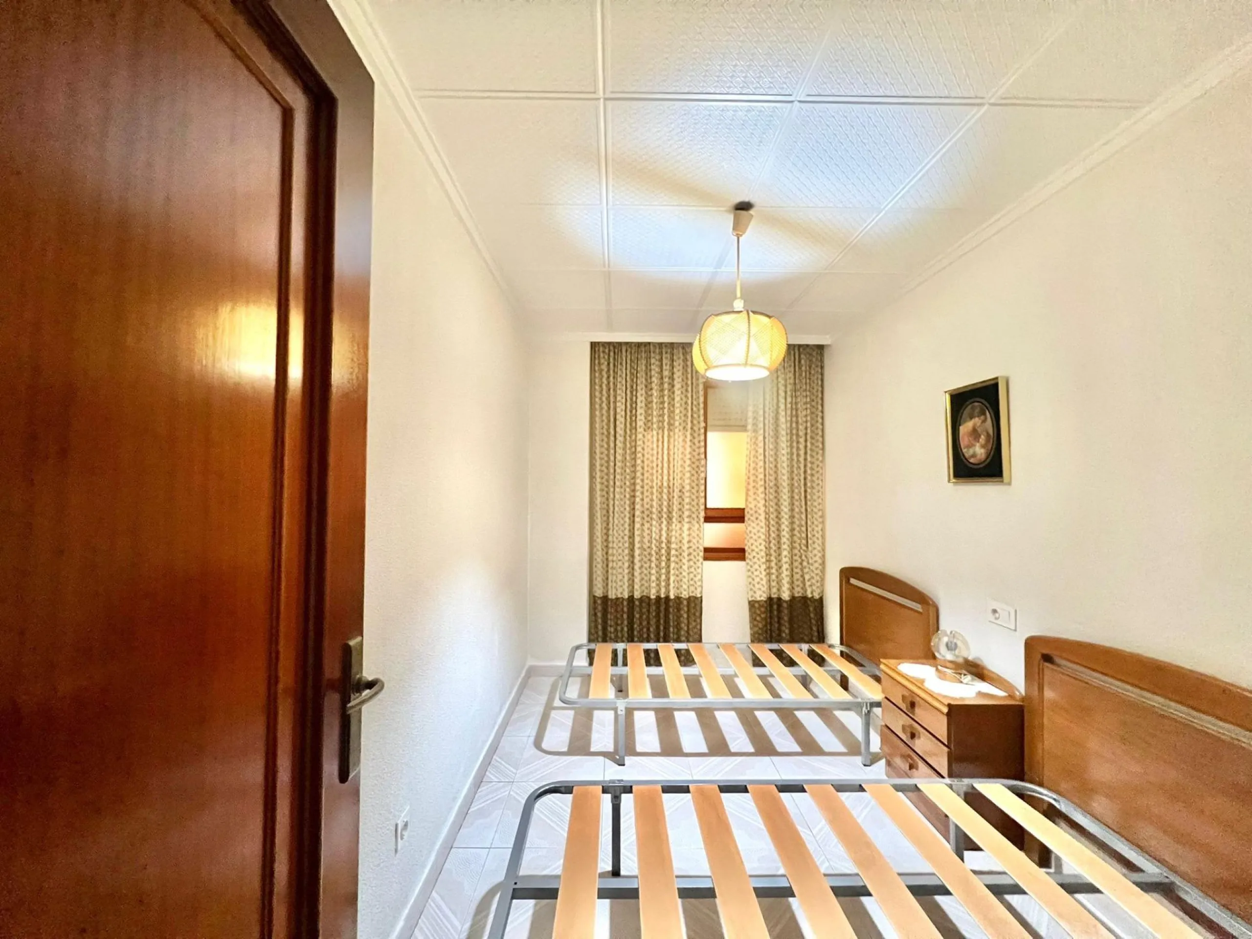 3 BEDROOM, 1 BATHROOM AND 1 TOILET APARTMENT WITH SEA VIEWS