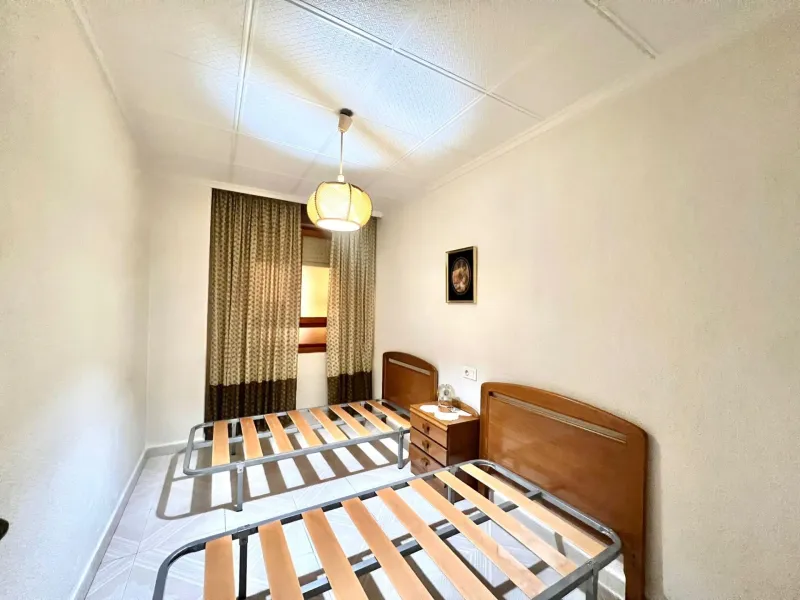 3 BEDROOM, 1 BATHROOM AND 1 TOILET APARTMENT WITH SEA VIEWS