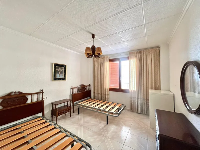 3 BEDROOM, 1 BATHROOM AND 1 TOILET APARTMENT WITH SEA VIEWS