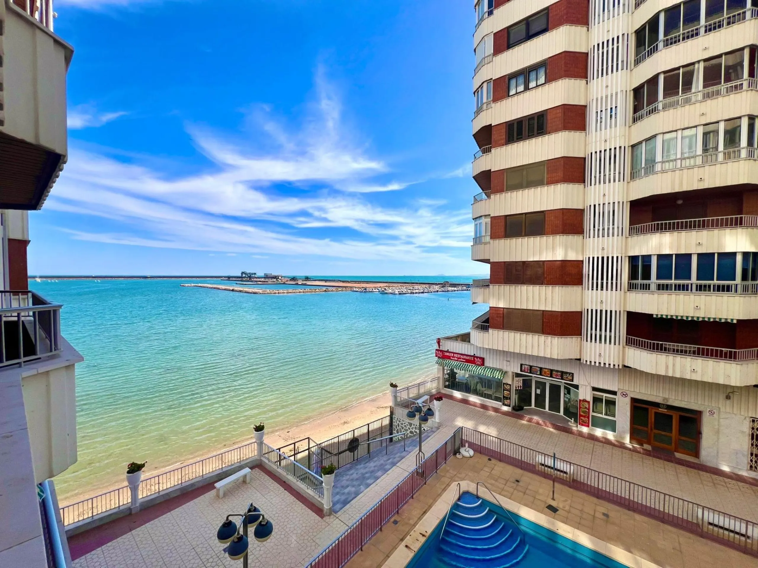 3 BEDROOM, 1 BATHROOM AND 1 TOILET APARTMENT WITH SEA VIEWS