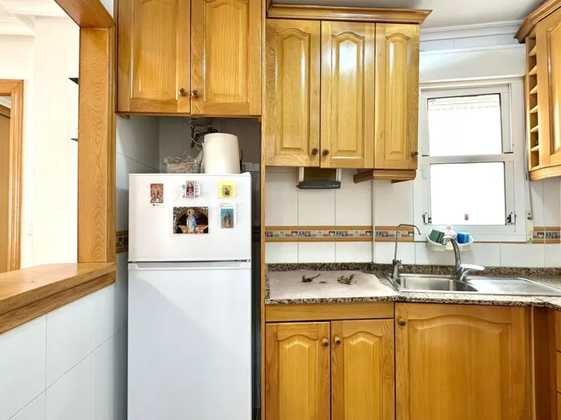 2 BEDROOM 1 BATHROOM APARTMENT WITH GARAGE IN THE CENTER OF TORREVIEJA