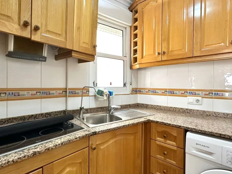 2 BEDROOM 1 BATHROOM APARTMENT WITH GARAGE IN THE CENTER OF TORREVIEJA